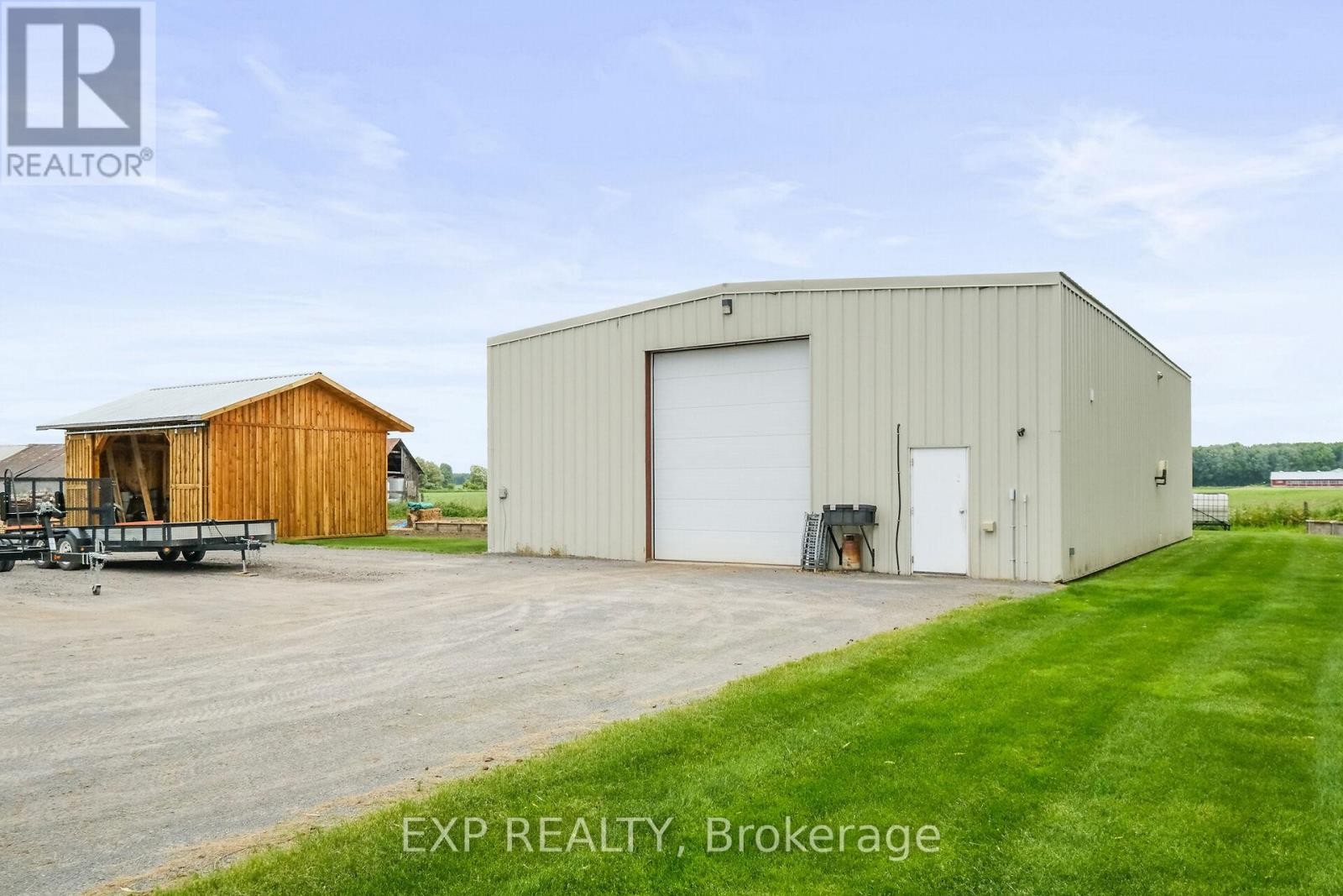 












183 HAMILTON ROAD

,
Russell,




Ontario
K4R0J1

