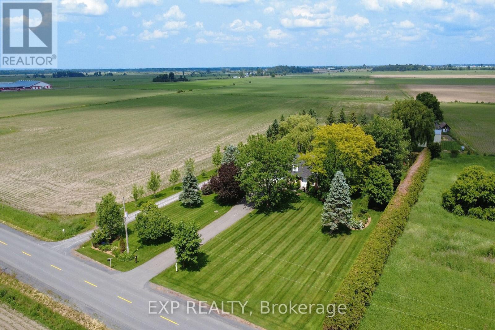 












183 HAMILTON ROAD

,
Russell,




Ontario
K4R0J1

