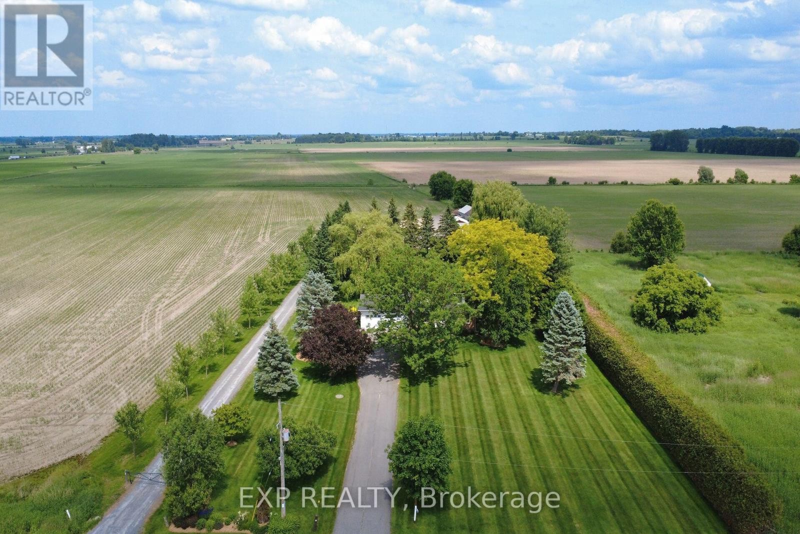 












183 HAMILTON ROAD

,
Russell,




Ontario
K4R0J1

