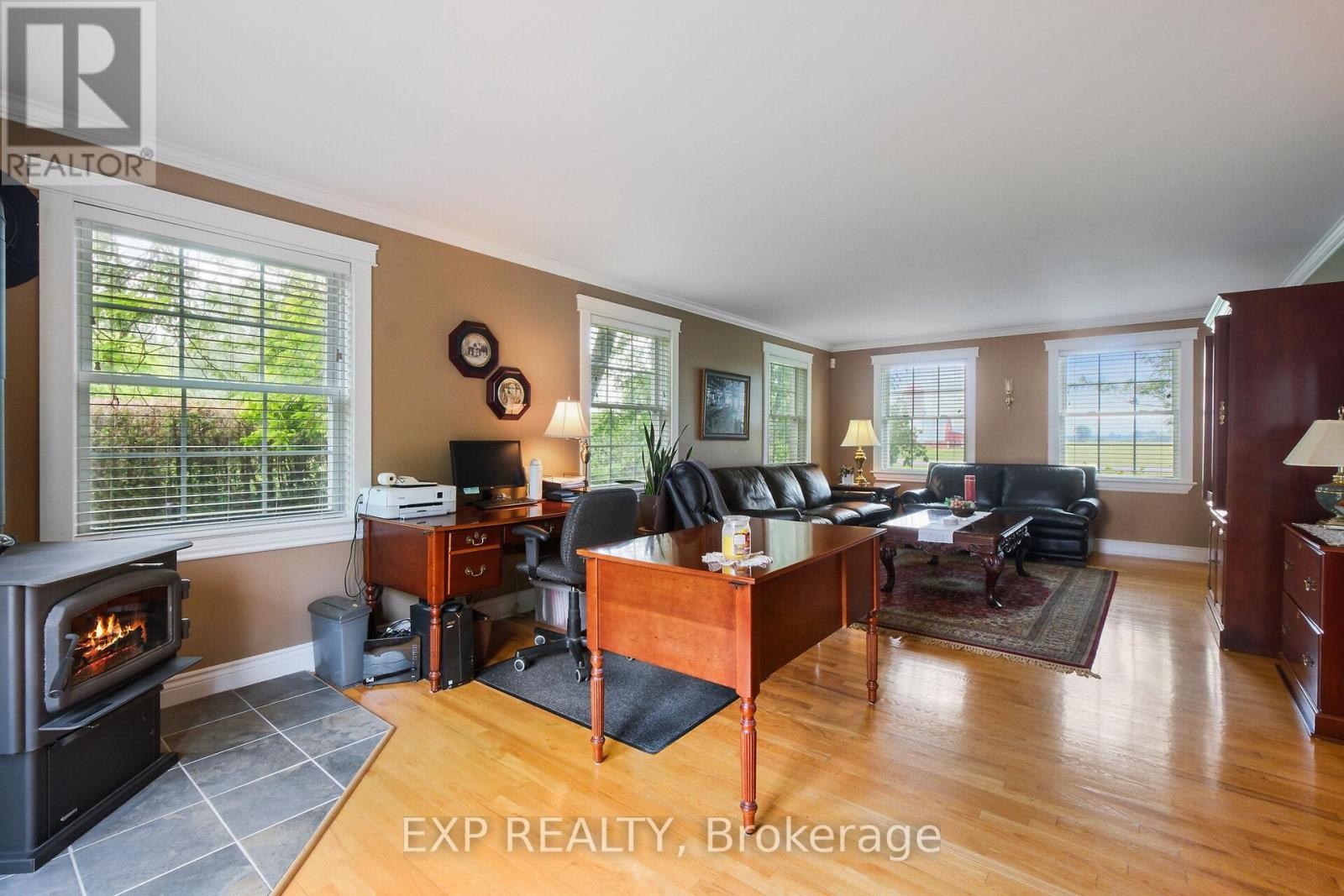 












183 HAMILTON ROAD

,
Russell,




Ontario
K4R0J1

