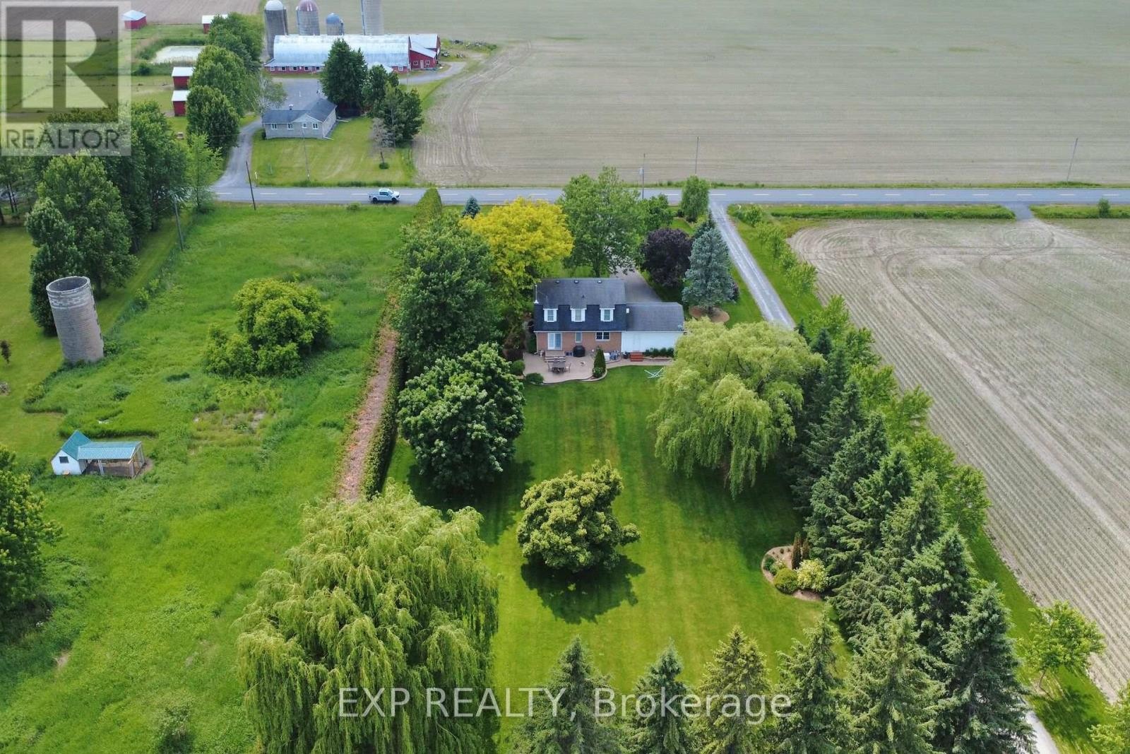 












183 HAMILTON ROAD

,
Russell,




Ontario
K4R0J1

