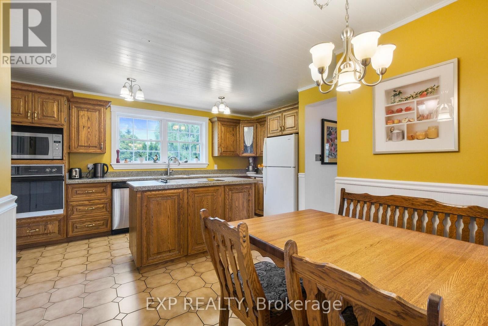 












183 HAMILTON ROAD

,
Russell,




Ontario
K4R0J1

