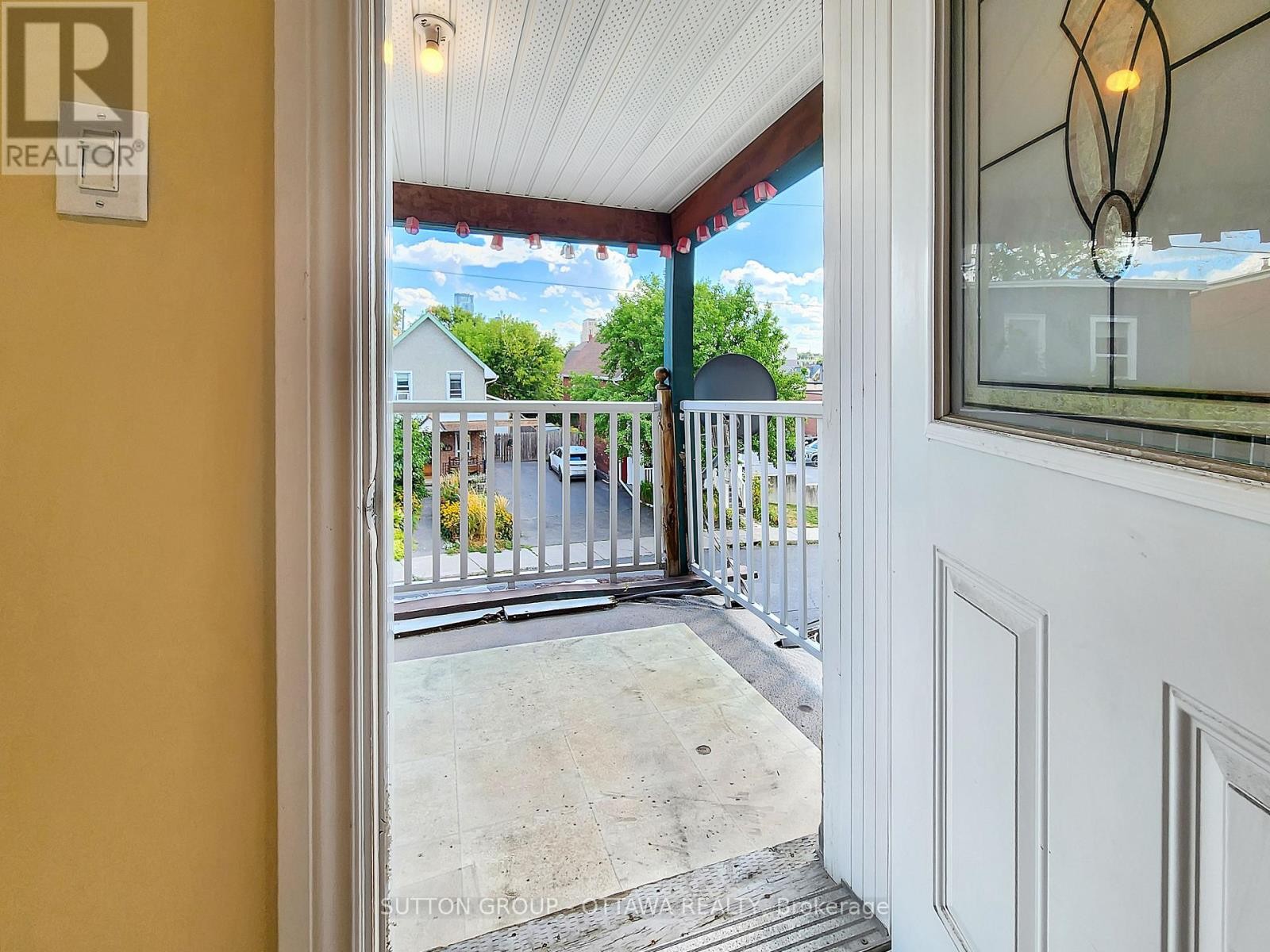 












139 ECCLES STREET

,
Ottawa,




Ontario
K1R6S7

