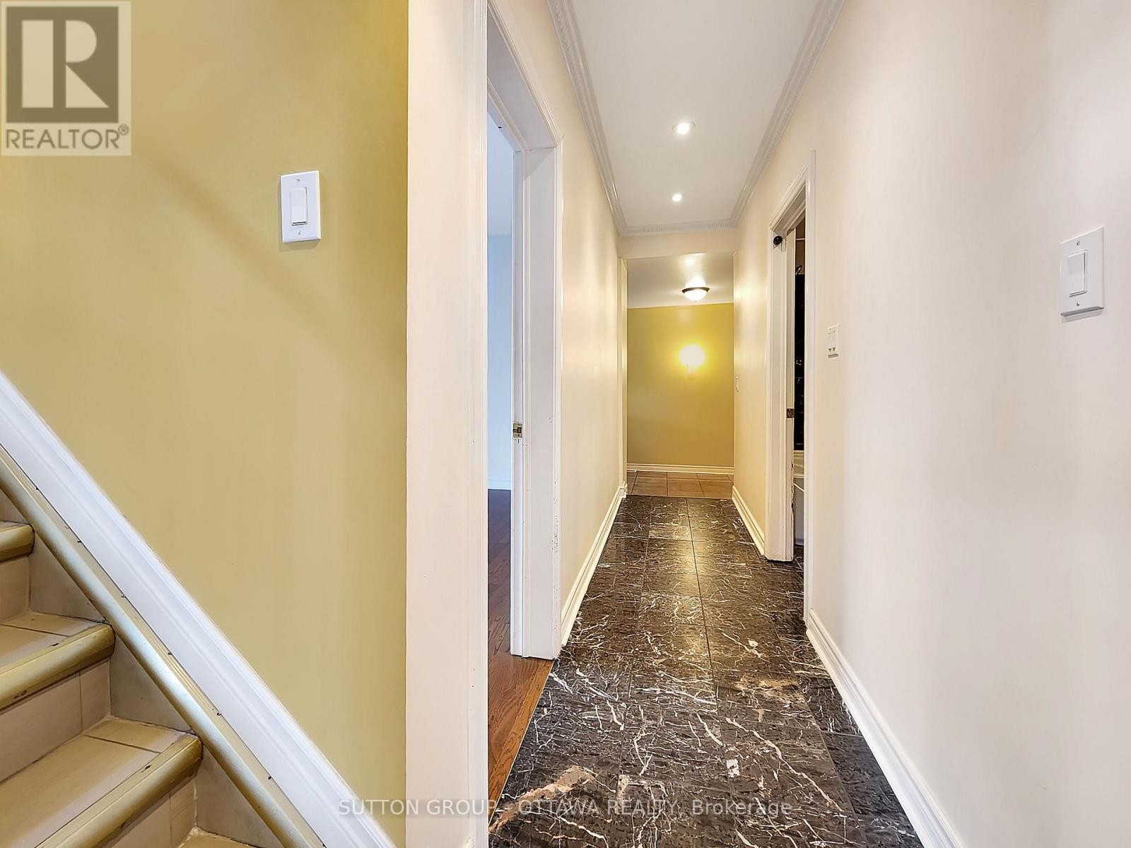 












139 ECCLES STREET

,
Ottawa,




Ontario
K1R6S7

