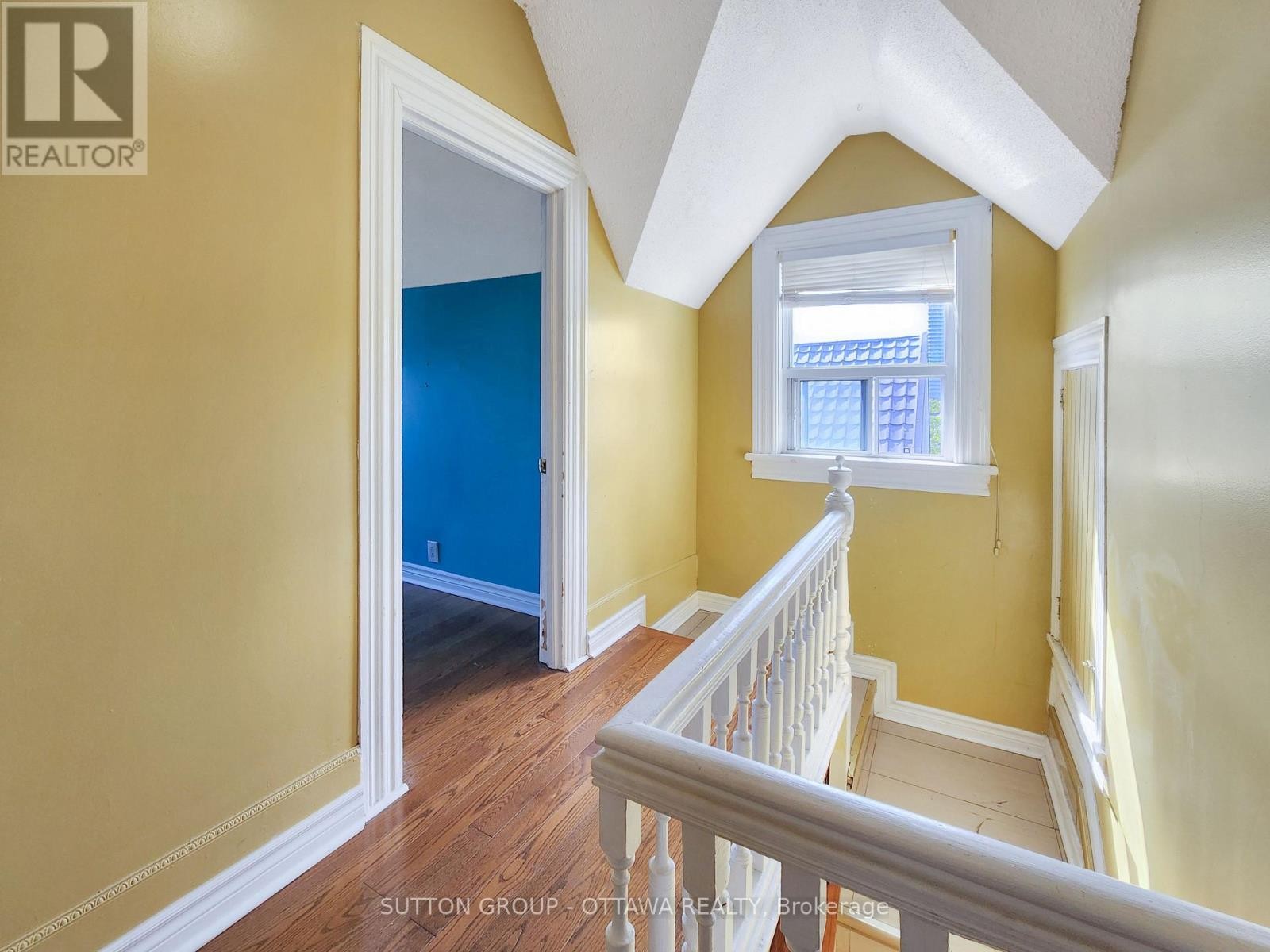 












139 ECCLES STREET

,
Ottawa,




Ontario
K1R6S7

