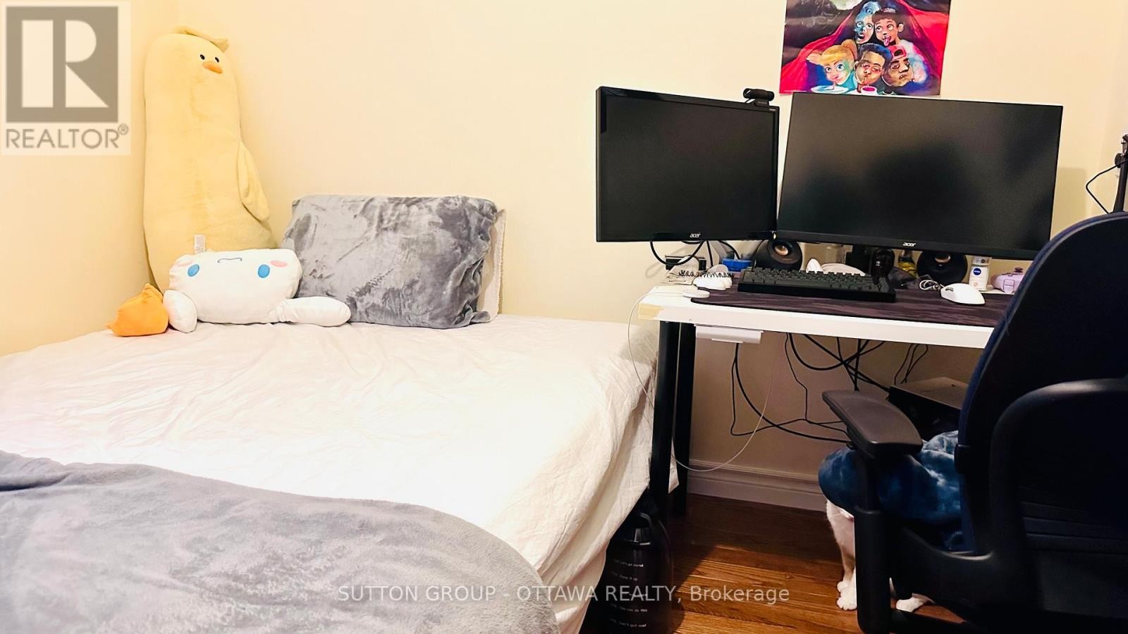 












139 ECCLES STREET

,
Ottawa,




Ontario
K1R6S7

