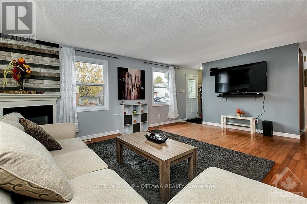 












20 DUNDEGAN DRIVE

,
Ottawa,




Ontario
K2L1P8


