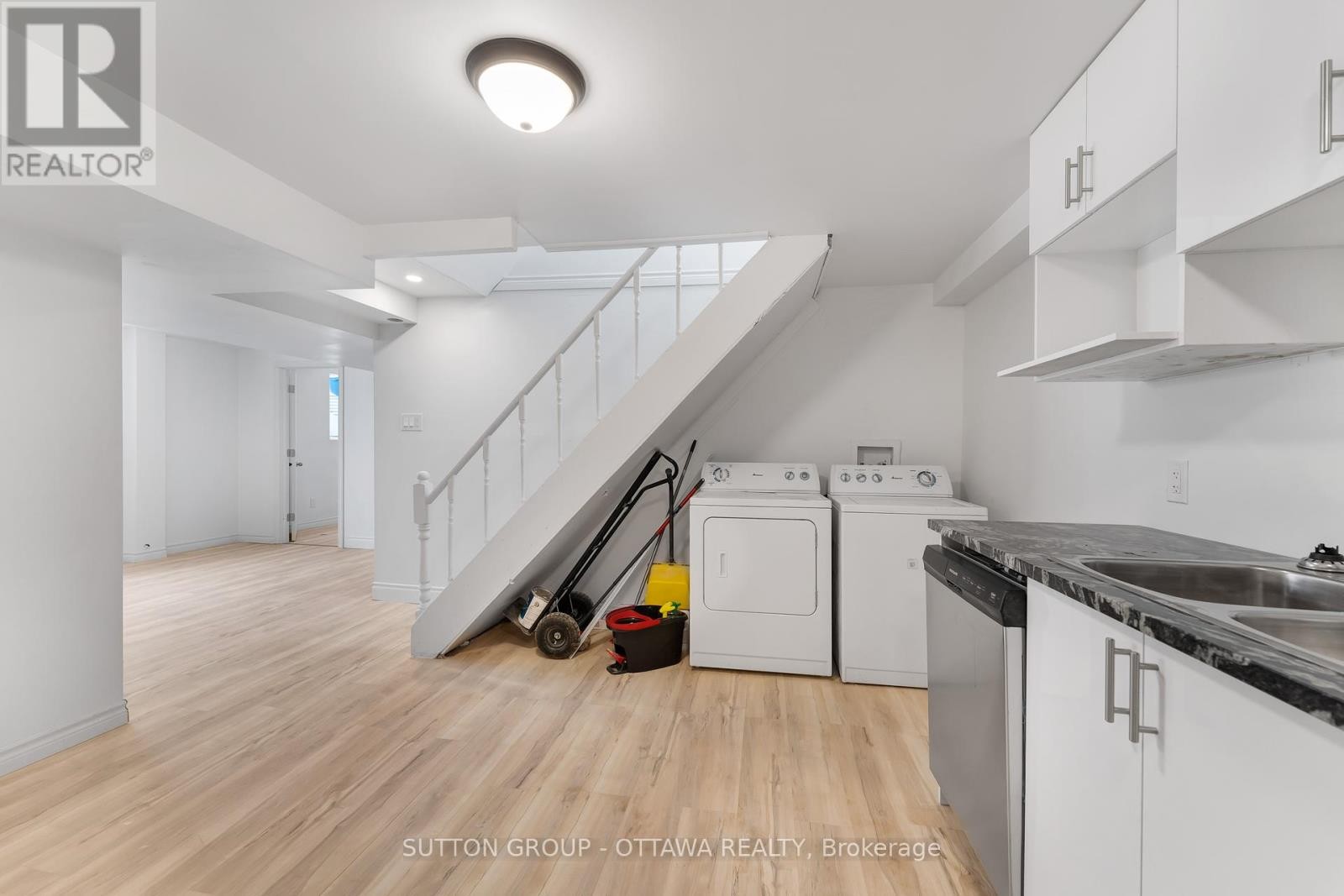 












20 DUNDEGAN DRIVE

,
Ottawa,




Ontario
K2L1P8

