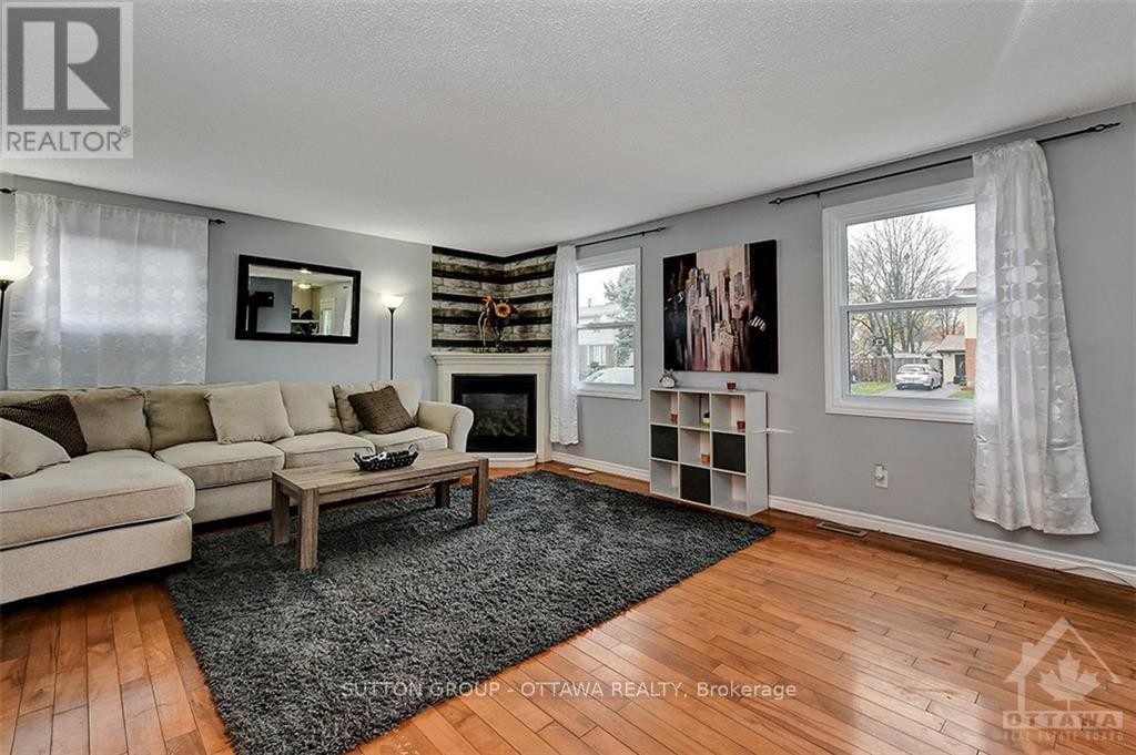












20 DUNDEGAN DRIVE

,
Ottawa,




Ontario
K2L1P8

