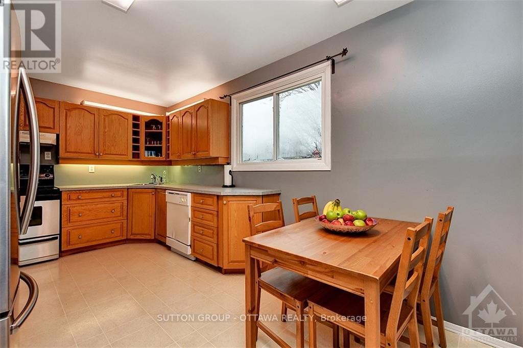 












20 DUNDEGAN DRIVE

,
Ottawa,




Ontario
K2L1P8

