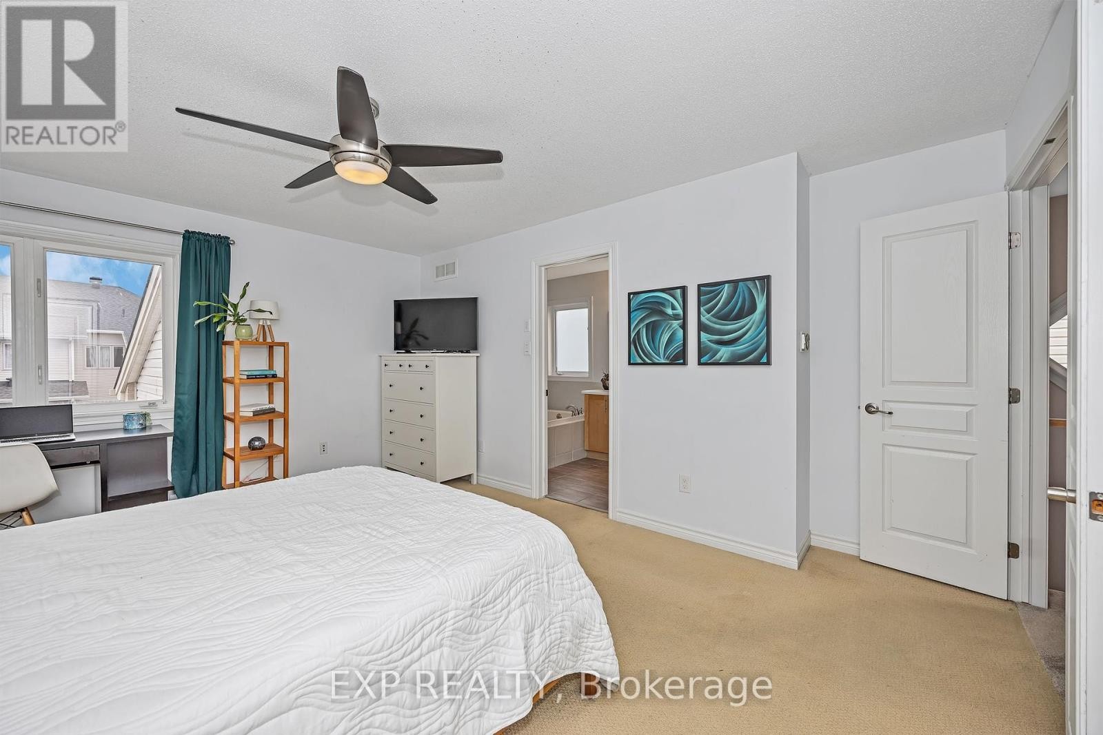 












694 BOWERCREST CRESCENT

,
Ottawa,




Ontario
K1V2M2

