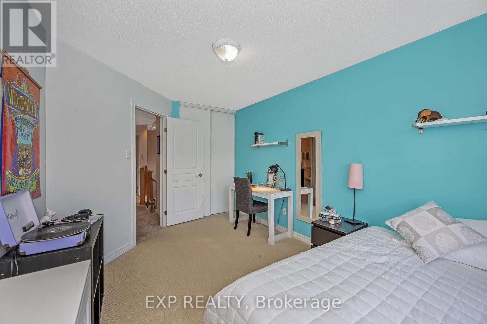












694 BOWERCREST CRESCENT

,
Ottawa,




Ontario
K1V2M2

