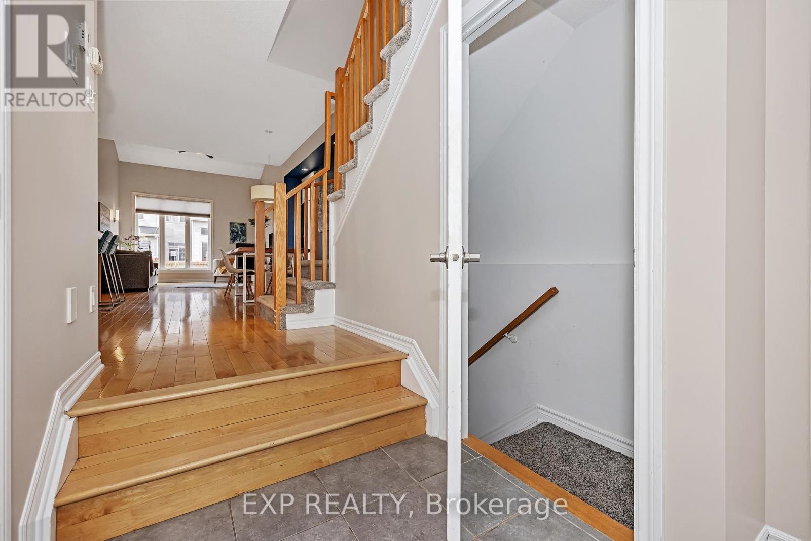 












694 BOWERCREST CRESCENT

,
Ottawa,




Ontario
K1V2M2

