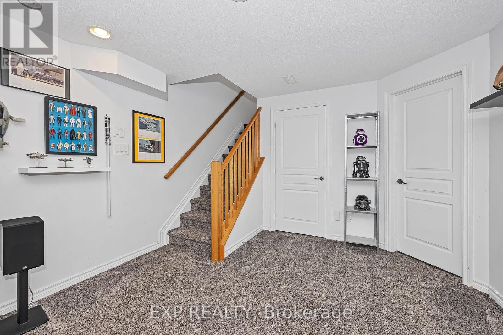 












694 BOWERCREST CRESCENT

,
Ottawa,




Ontario
K1V2M2

