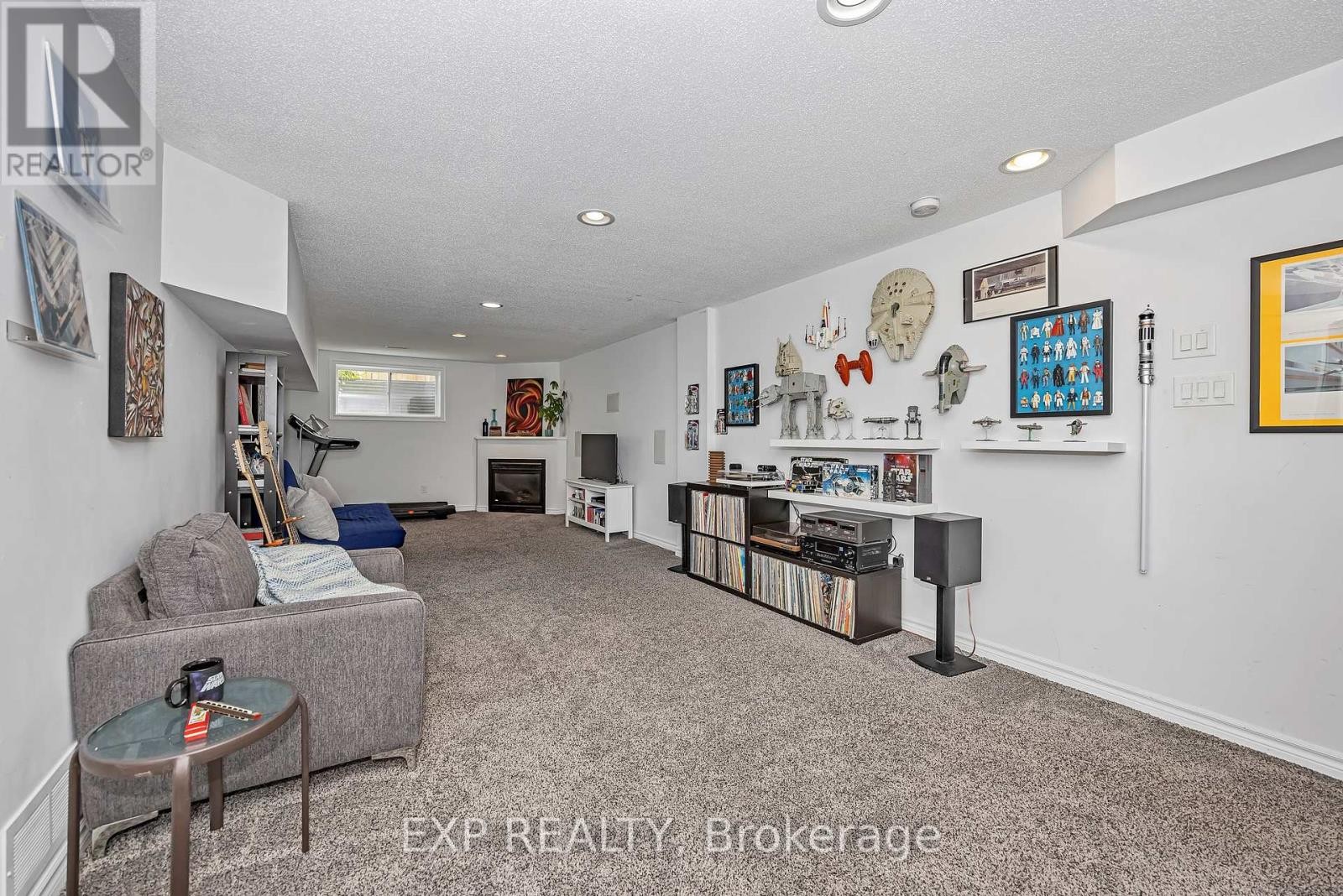 












694 BOWERCREST CRESCENT

,
Ottawa,




Ontario
K1V2M2


