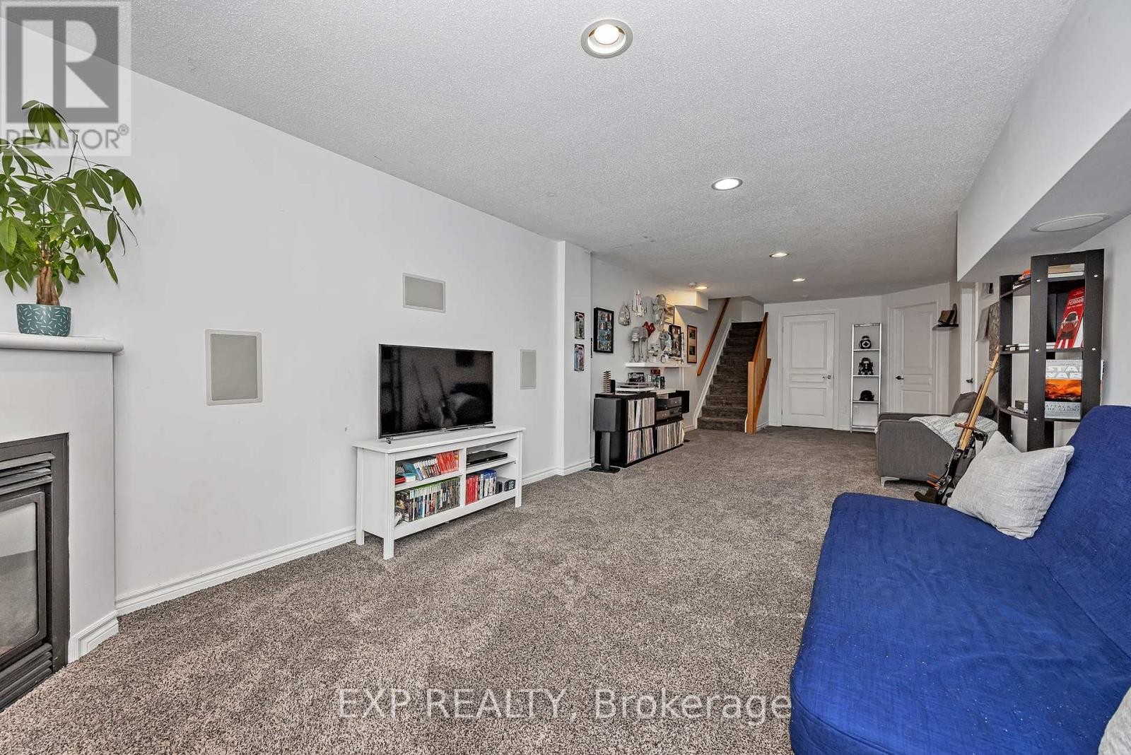 












694 BOWERCREST CRESCENT

,
Ottawa,




Ontario
K1V2M2

