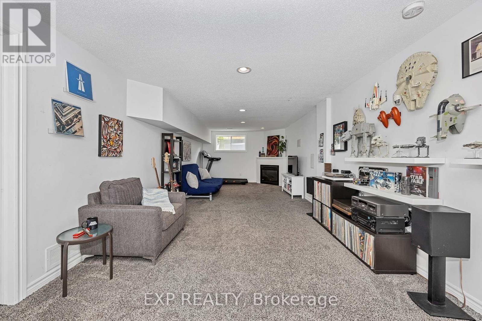 












694 BOWERCREST CRESCENT

,
Ottawa,




Ontario
K1V2M2

