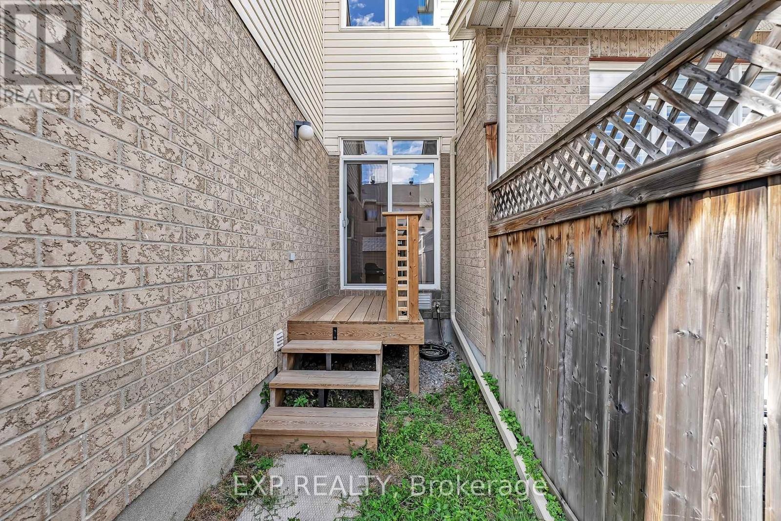 












694 BOWERCREST CRESCENT

,
Ottawa,




Ontario
K1V2M2

