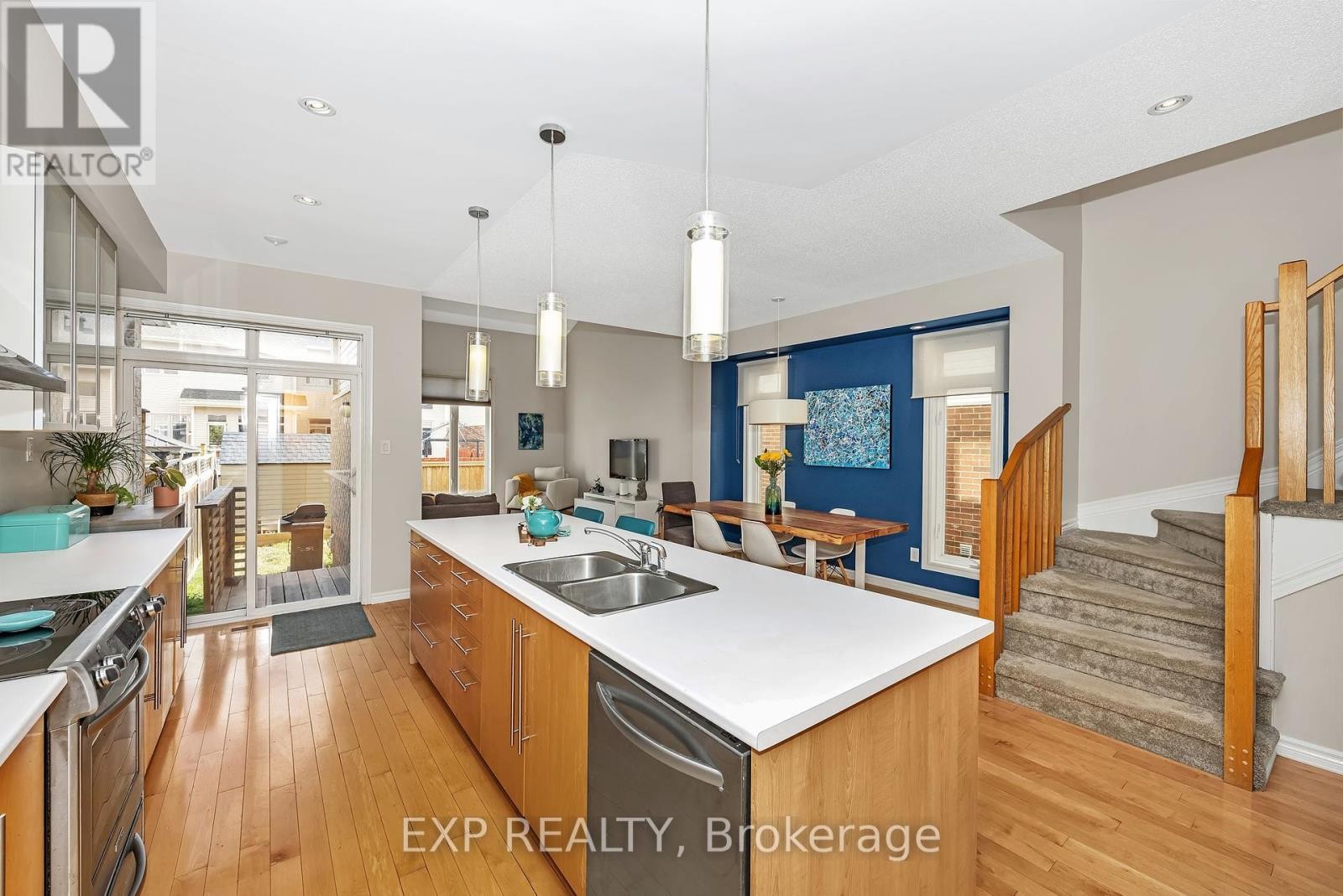 












694 BOWERCREST CRESCENT

,
Ottawa,




Ontario
K1V2M2

