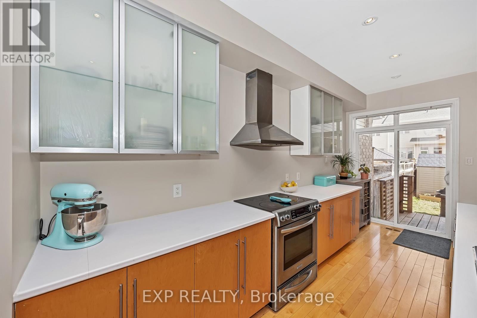 












694 BOWERCREST CRESCENT

,
Ottawa,




Ontario
K1V2M2

