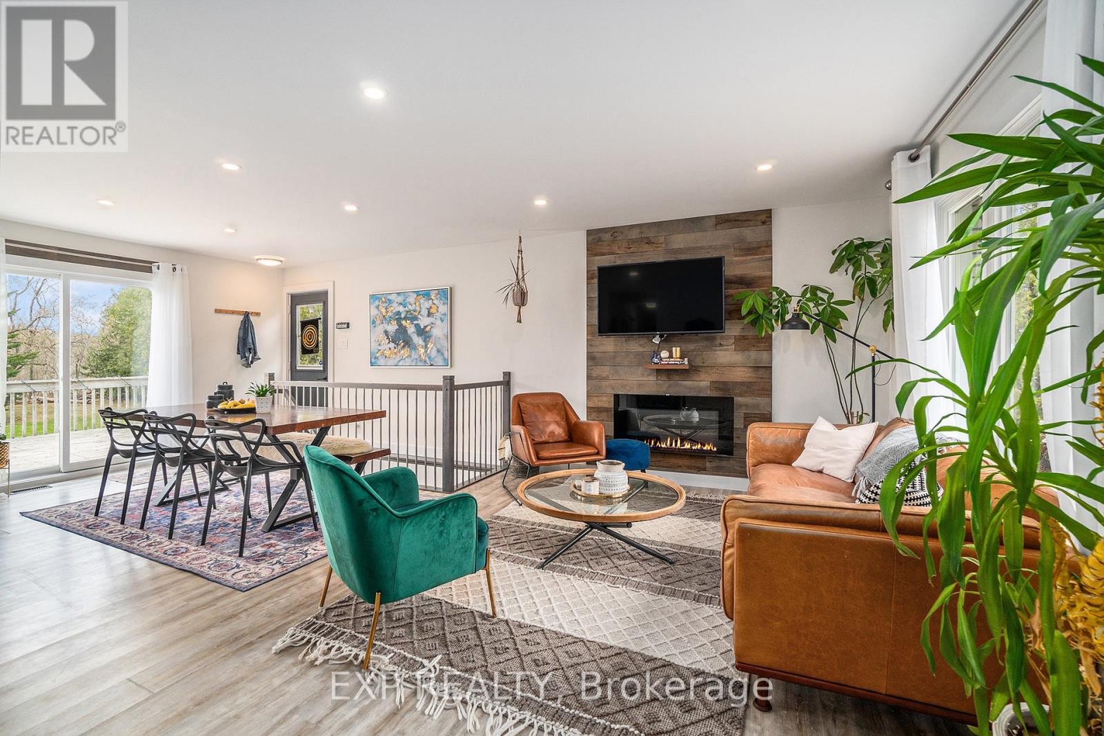 












2462 DUNNING ROAD

,
Ottawa,




Ontario
K0A3E0

