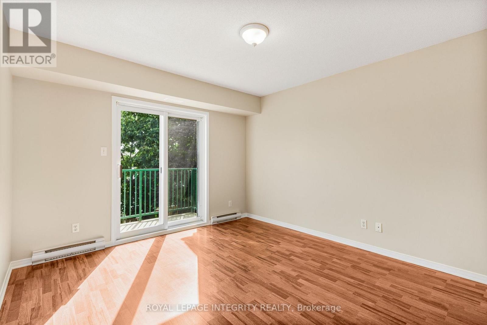 












403 - 2923 LAURIER STREET

,
Clarence-Rockland,




Ontario
K4K1T8

