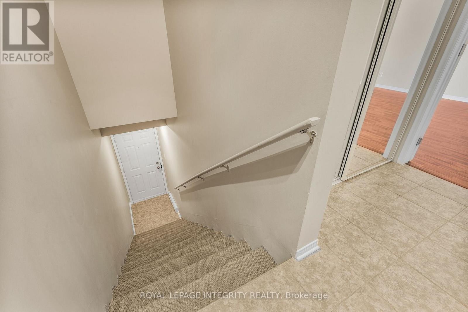 












403 - 2923 LAURIER STREET

,
Clarence-Rockland,




Ontario
K4K1T8

