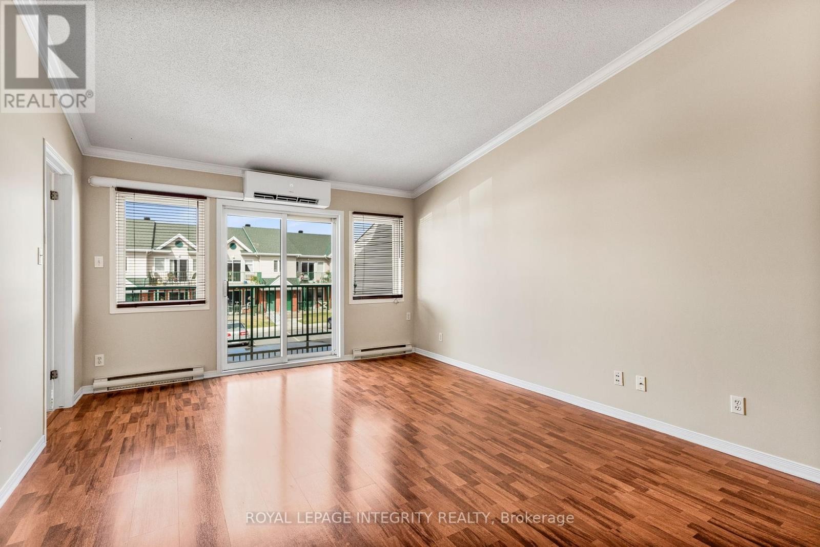 












403 - 2923 LAURIER STREET

,
Clarence-Rockland,




Ontario
K4K1T8

