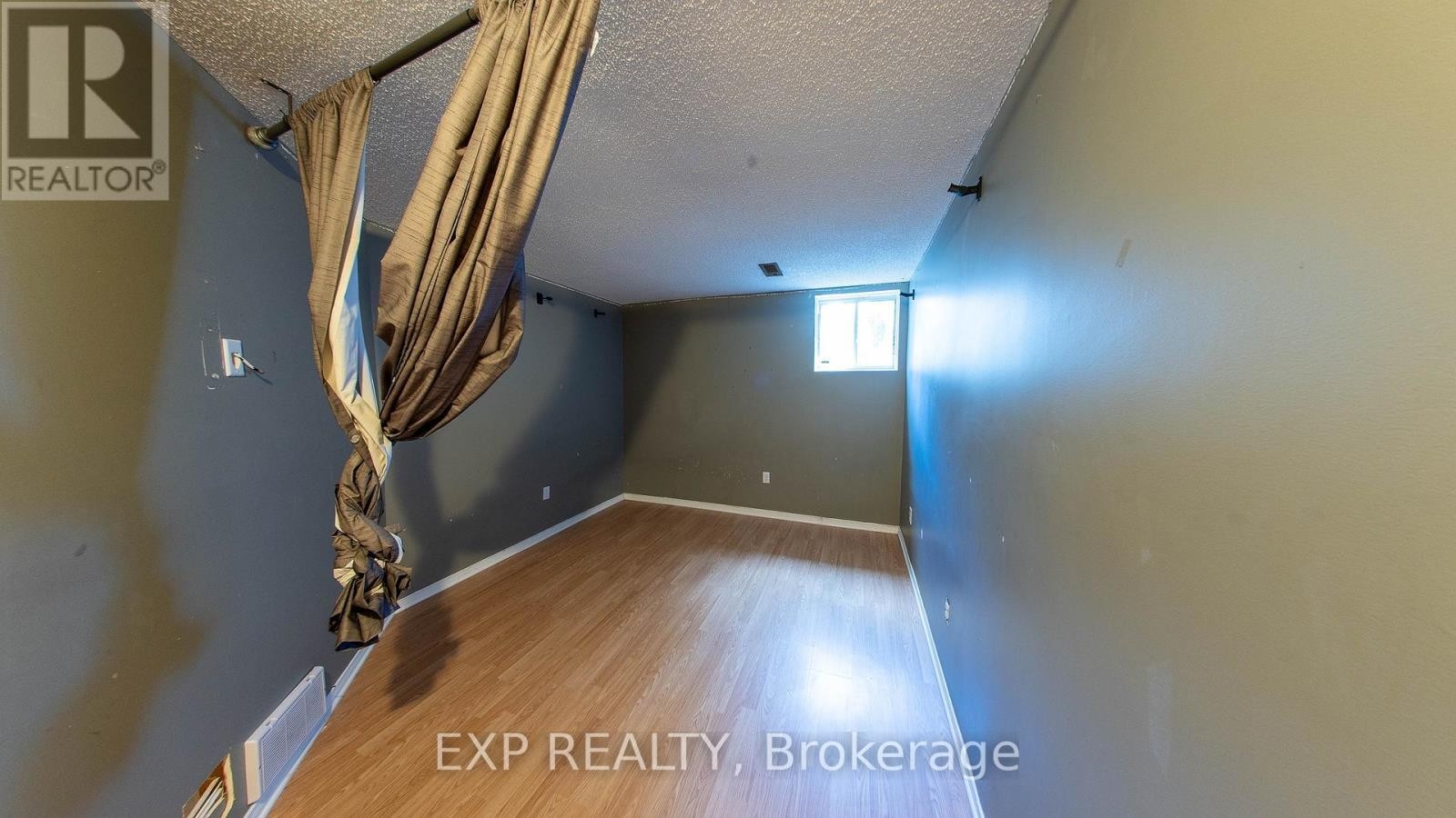 












4347 SUNWOOD CRESCENT

,
Ottawa,




Ontario
K1J1B9

