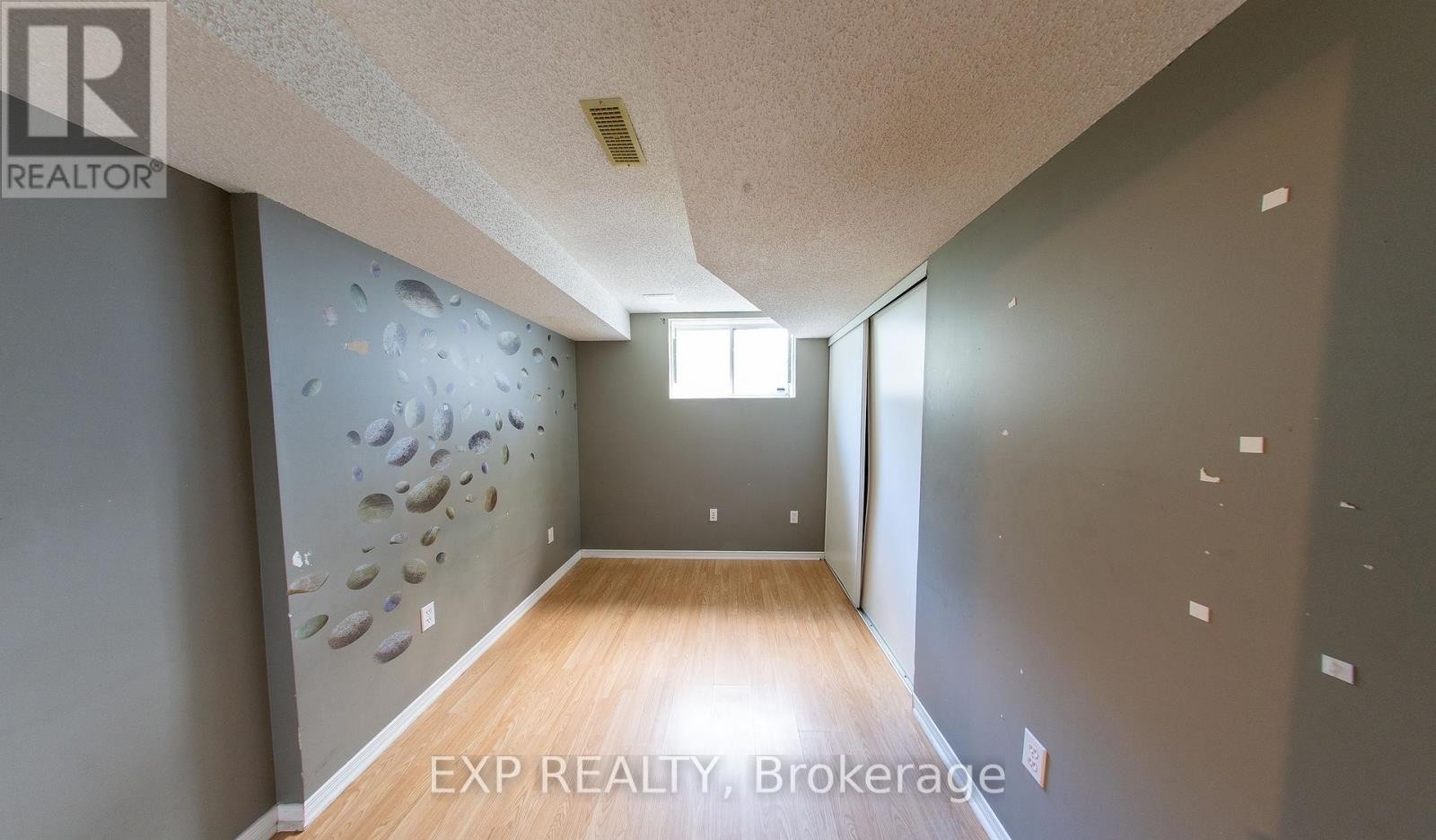 












4347 SUNWOOD CRESCENT

,
Ottawa,




Ontario
K1J1B9

