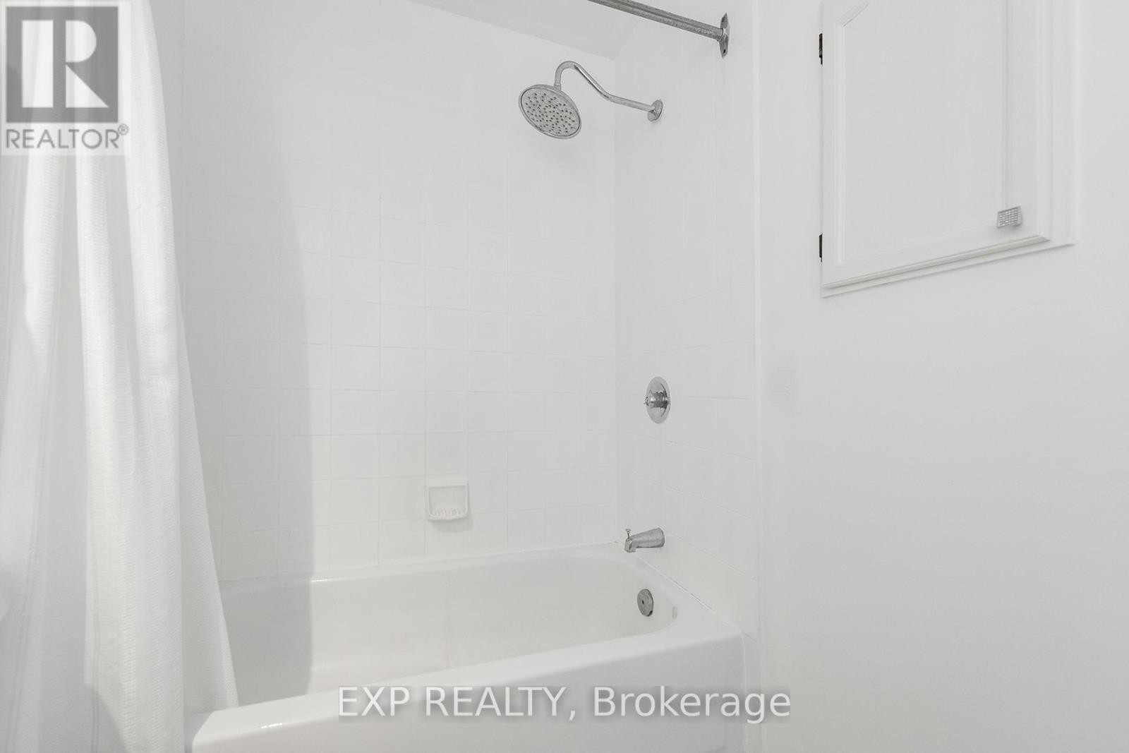 












629 BROME CRESCENT

,
Ottawa,




Ontario
K4A1T9

