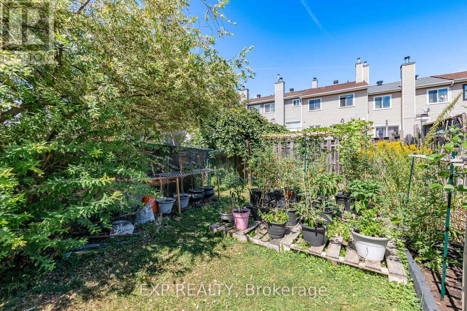 












629 BROME CRESCENT

,
Ottawa,




Ontario
K4A1T9

