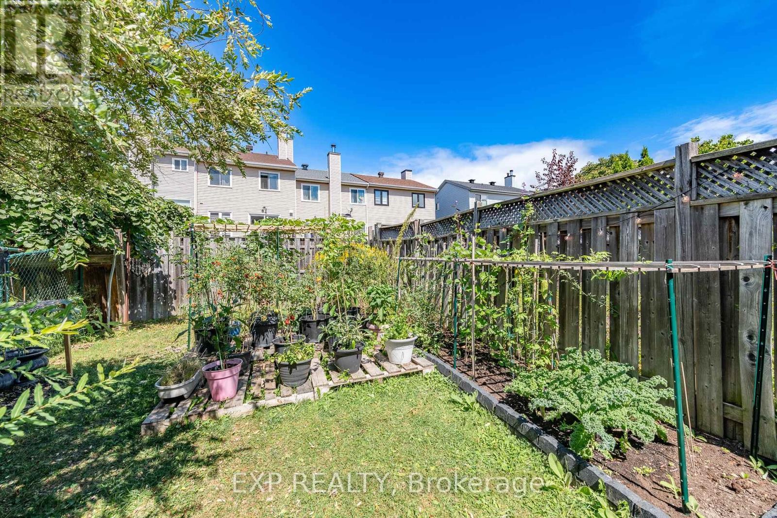 












629 BROME CRESCENT

,
Ottawa,




Ontario
K4A1T9


