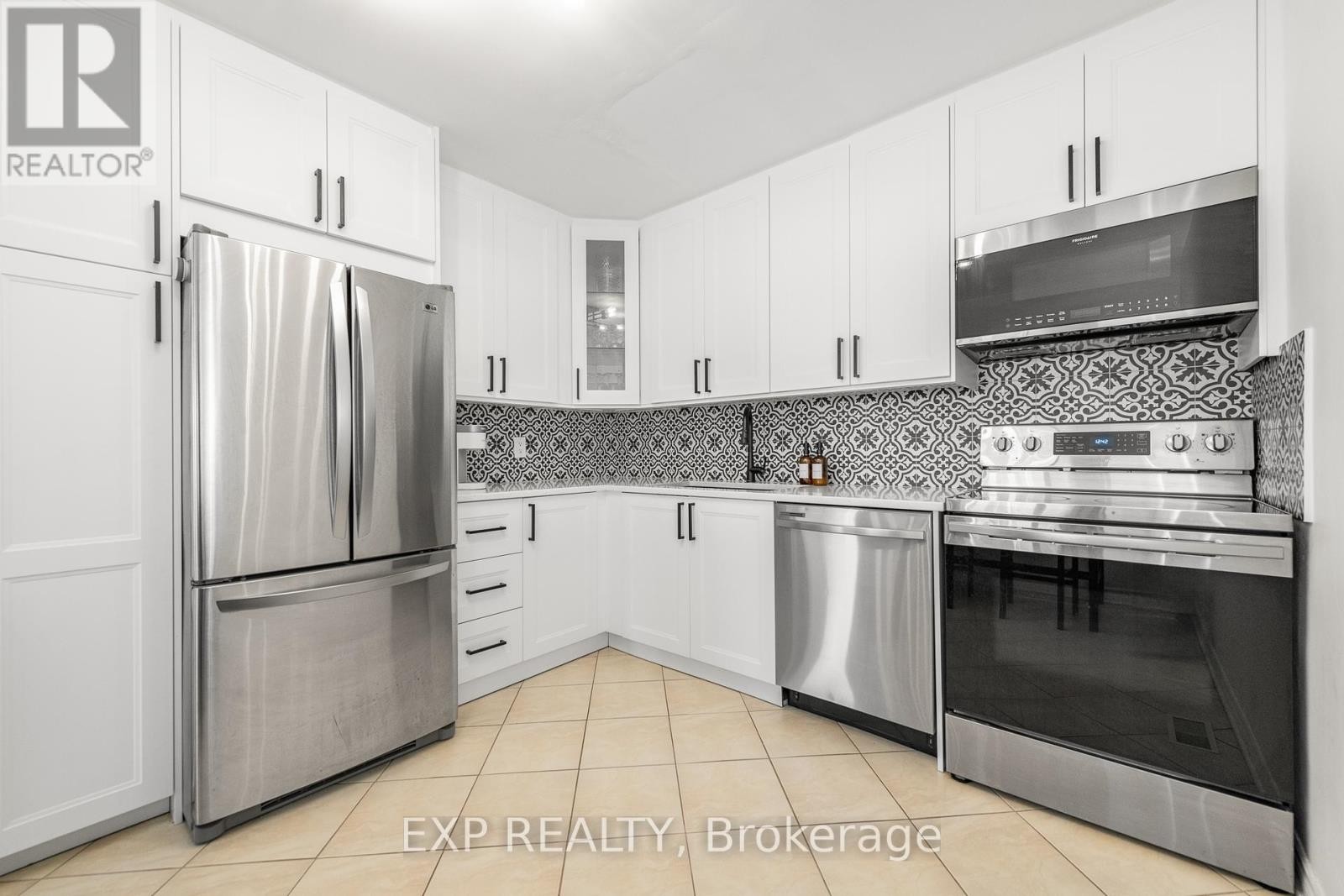 












629 BROME CRESCENT

,
Ottawa,




Ontario
K4A1T9

