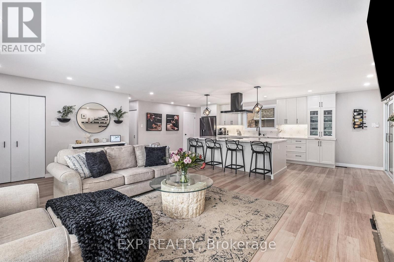 












3 ST REMY DRIVE

,
Ottawa,




Ontario
K2J1A4

