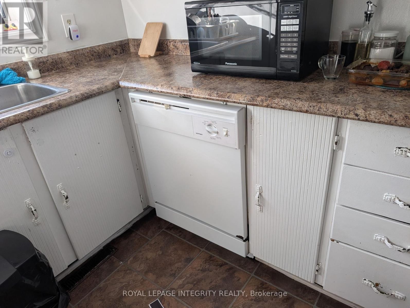 












38 - 1721 DONDALE STREET

,
Ottawa,




Ontario
K1B5H7


