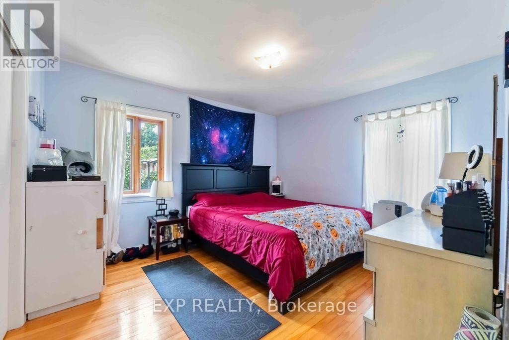 












878 IVANHOE AVENUE

,
Ottawa,




Ontario
K2B5S5

