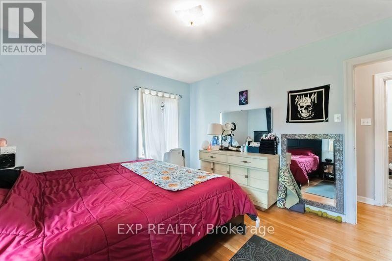 












878 IVANHOE AVENUE

,
Ottawa,




Ontario
K2B5S5


