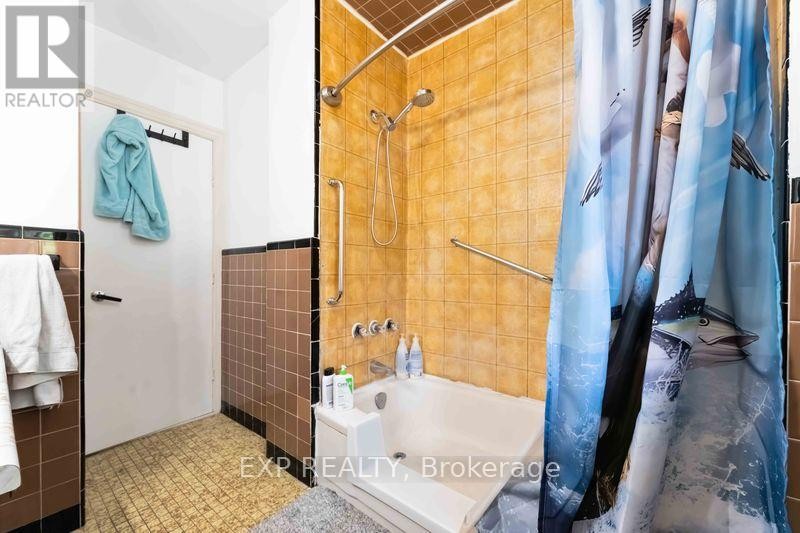 












878 IVANHOE AVENUE

,
Ottawa,




Ontario
K2B5S5

