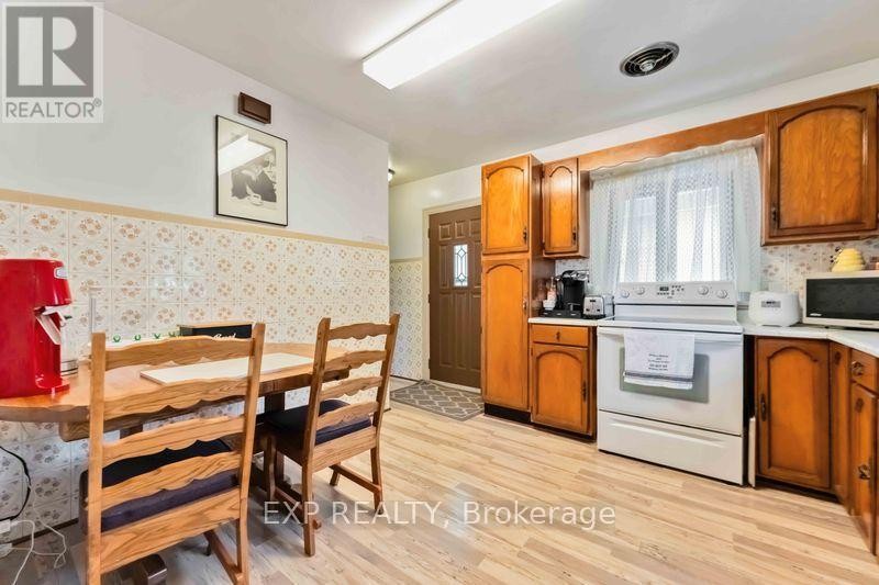 












878 IVANHOE AVENUE

,
Ottawa,




Ontario
K2B5S5

