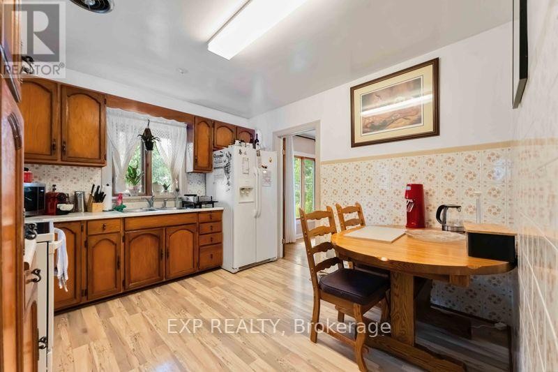 












878 IVANHOE AVENUE

,
Ottawa,




Ontario
K2B5S5

