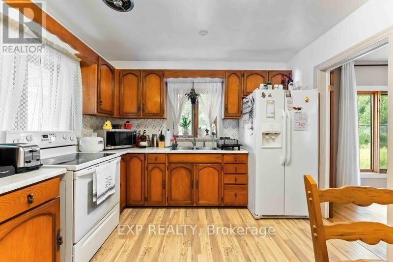 












878 IVANHOE AVENUE

,
Ottawa,




Ontario
K2B5S5

