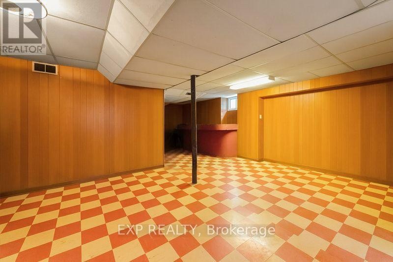 












878 IVANHOE AVENUE

,
Ottawa,




Ontario
K2B5S5

