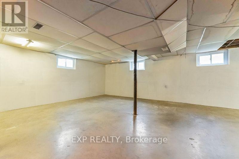 












878 IVANHOE AVENUE

,
Ottawa,




Ontario
K2B5S5

