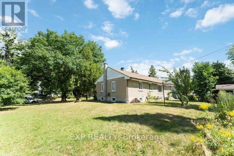 












878 IVANHOE AVENUE

,
Ottawa,




Ontario
K2B5S5

