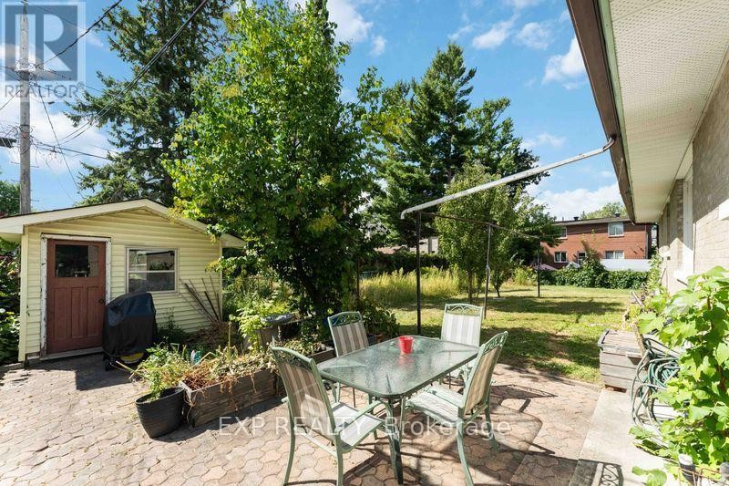 












878 IVANHOE AVENUE

,
Ottawa,




Ontario
K2B5S5

