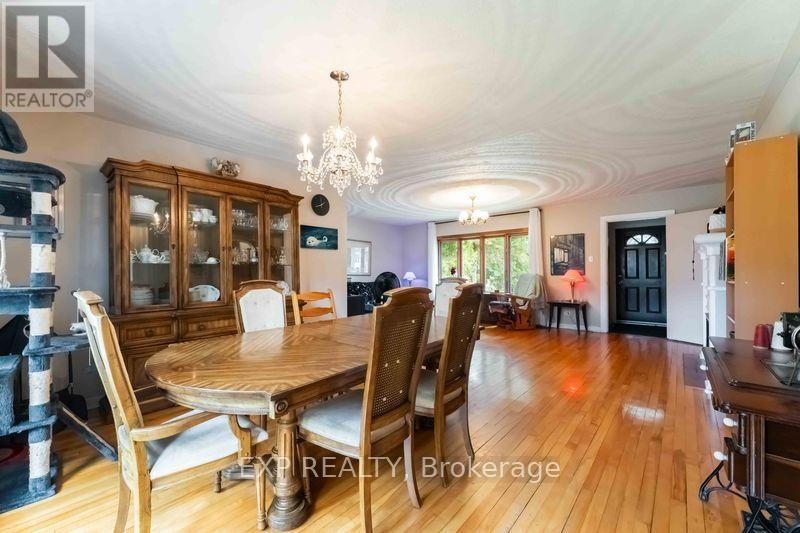 












878 IVANHOE AVENUE

,
Ottawa,




Ontario
K2B5S5

