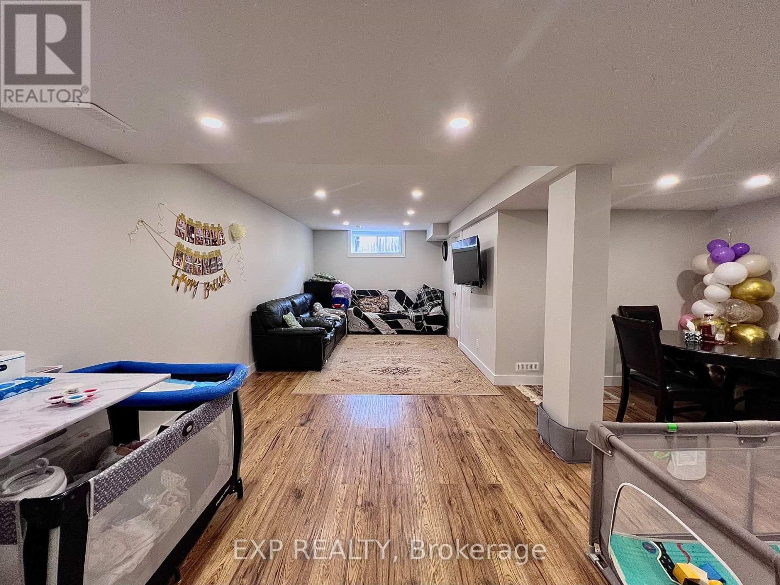 












27 KIRKSTONE PRIVATE

,
Ottawa,




Ontario
K2J5E7

