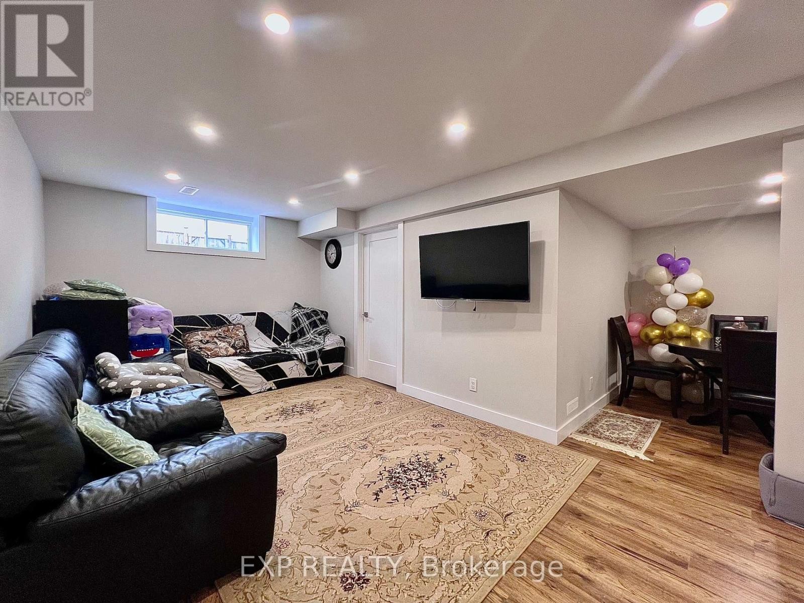 












27 KIRKSTONE PRIVATE

,
Ottawa,




Ontario
K2J5E7

