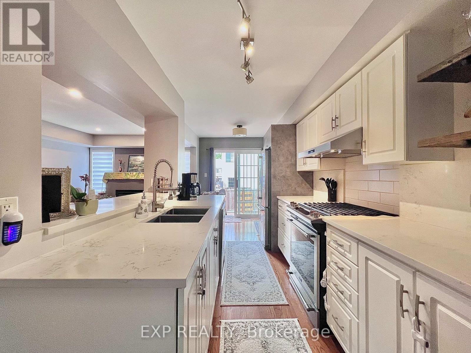 












27 KIRKSTONE PRIVATE

,
Ottawa,




Ontario
K2J5E7

